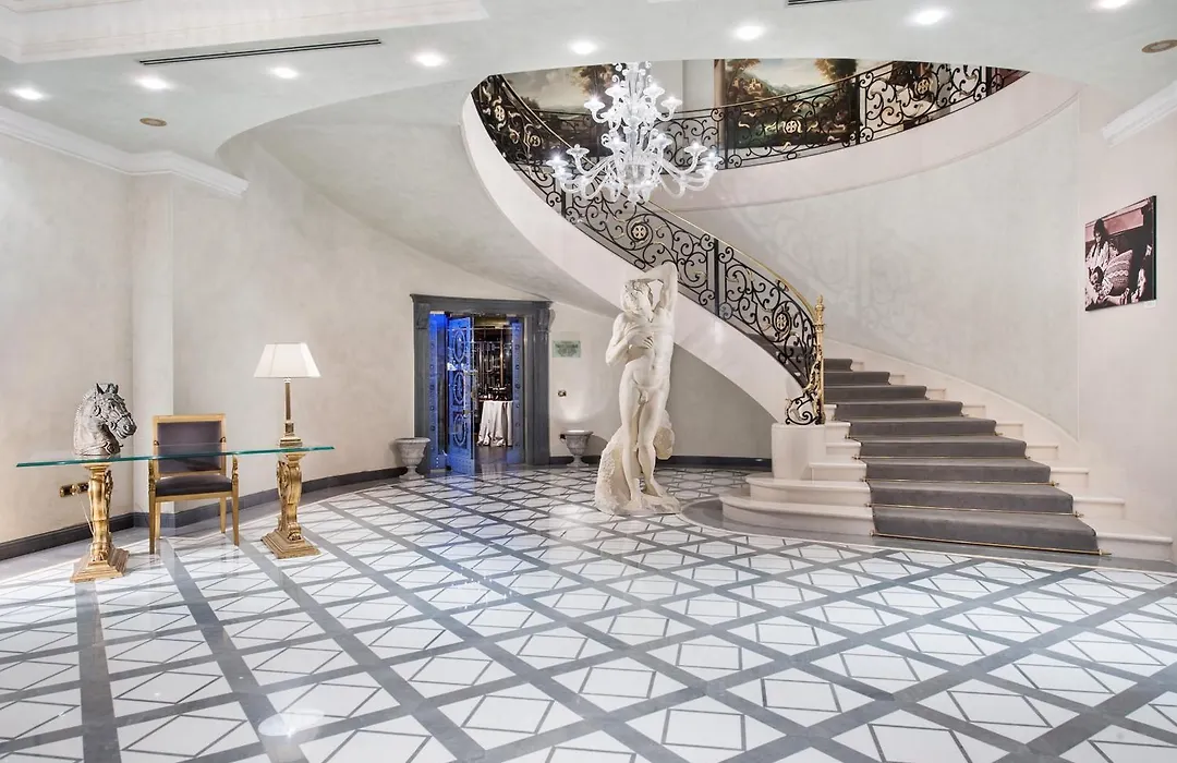 Royal Hotel Carlton-1